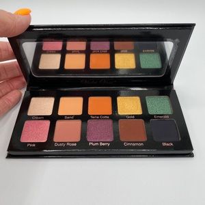 Violet Voss Eyeshadow Essentials Pro Series Palette New